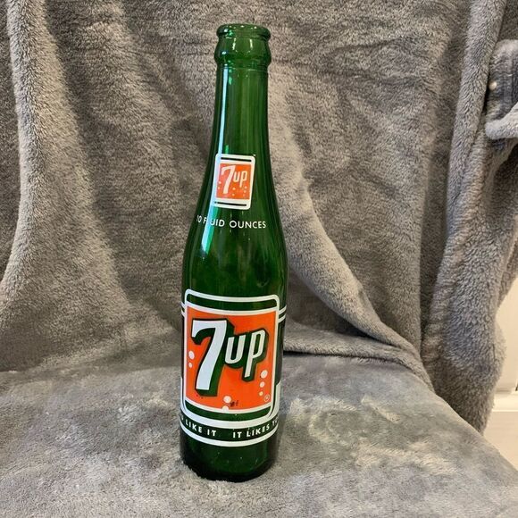 1960-70 7up bottle - Picture 1 of 4